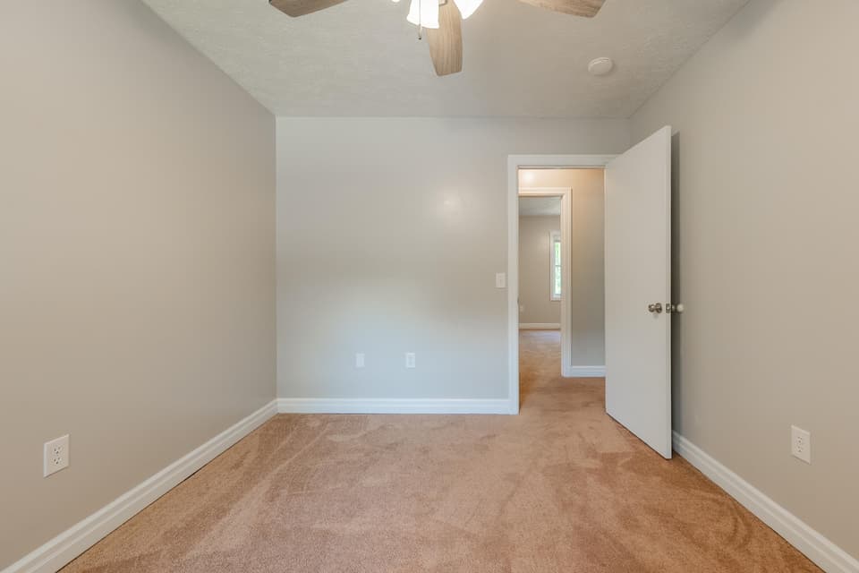 375 Warren Street, photo 32 of 40