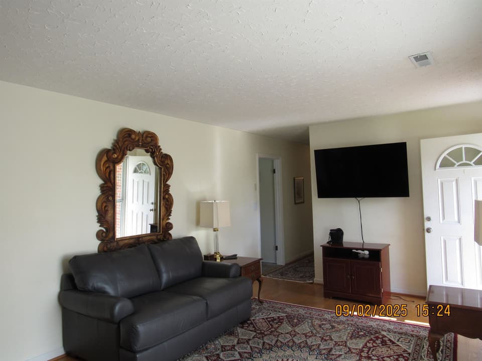 350 Hickory Drive, photo 7 of 31