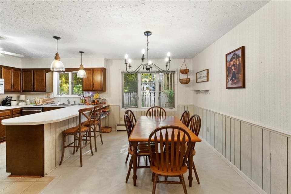 1144 Round Meadow Drive, photo 10 of 40