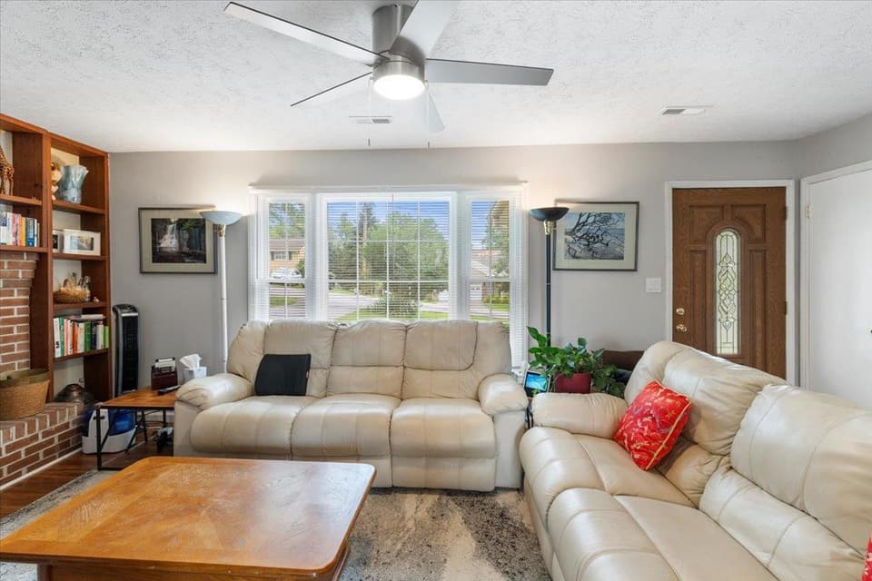 340 Walters Drive, photo 14 of 40