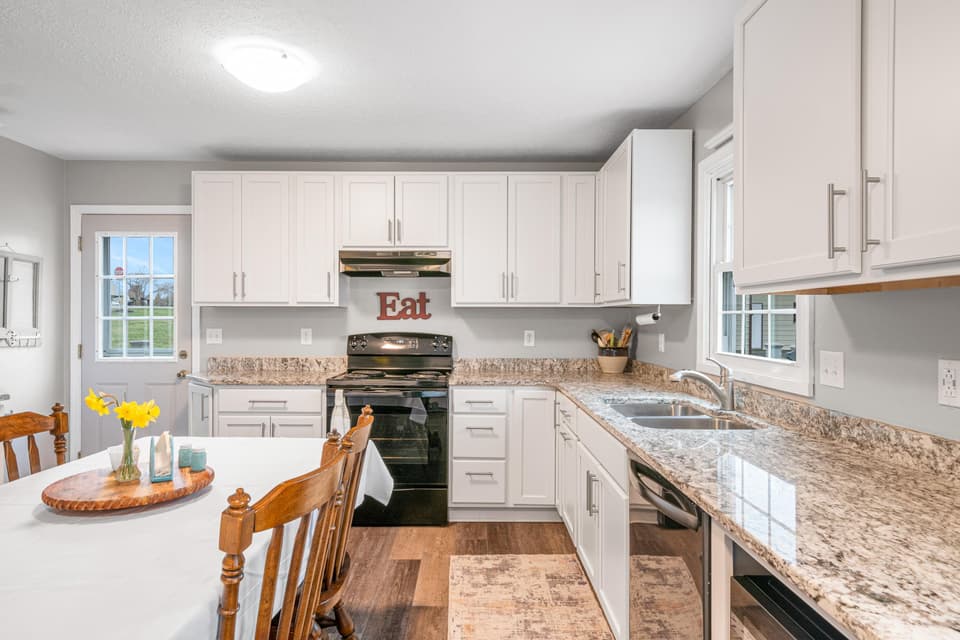 145 Windmill Ridge Road E, photo 25 of 40