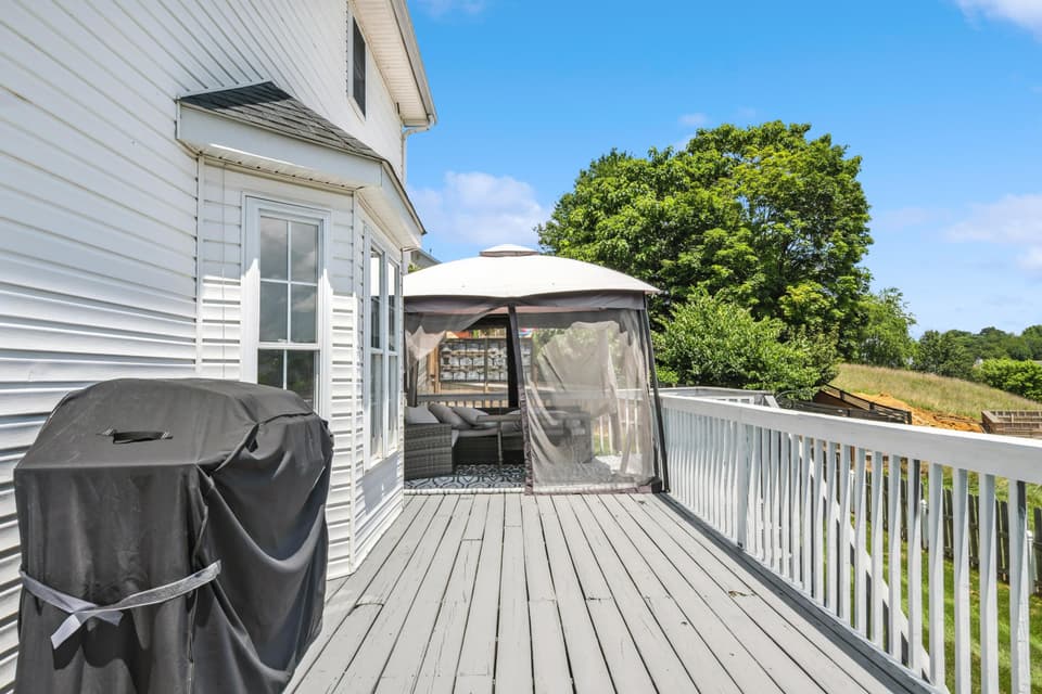 50 Sapphire Avenue, photo 37 of 39