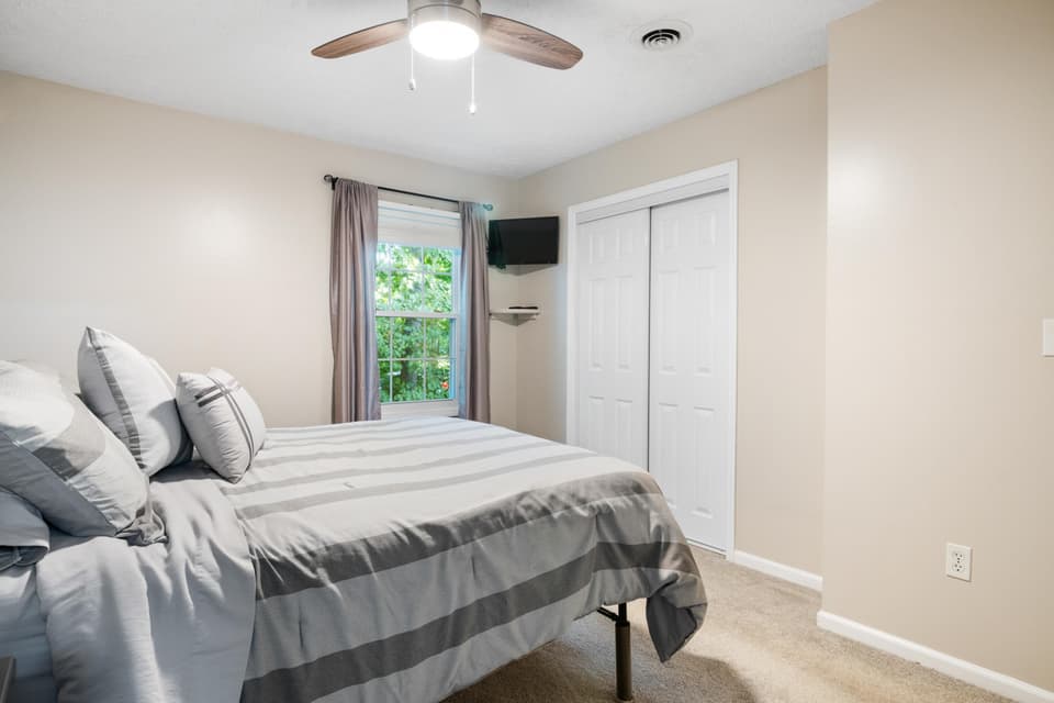 405 Tomahawk Drive, photo 25 of 40