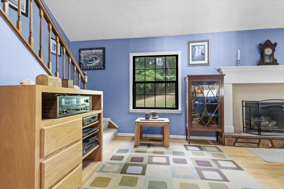 435 Mulberry Drive, photo 10 of 36