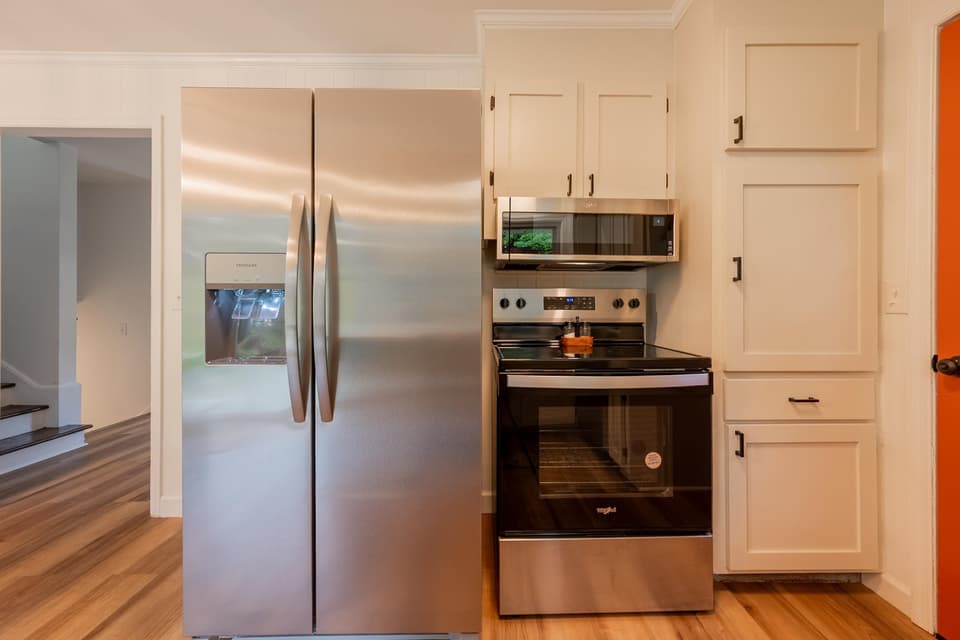 305 Overland Drive, photo 17 of 40