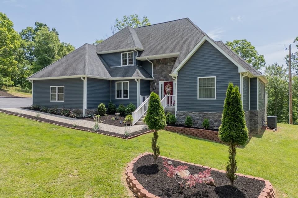 2977 Spaulding Road, photo 3 of 40