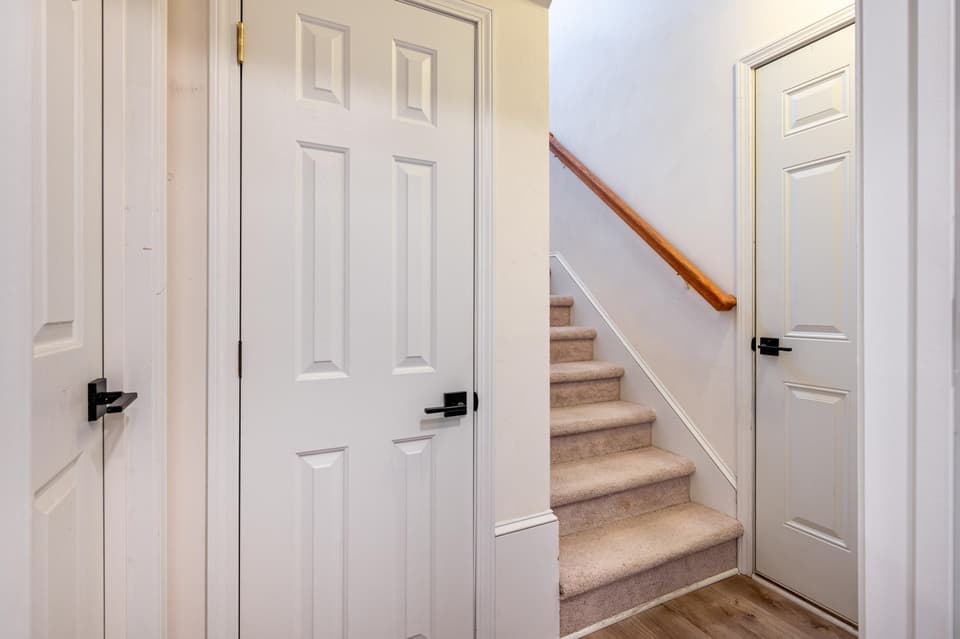 200 Wistaria Drive, photo 21 of 34