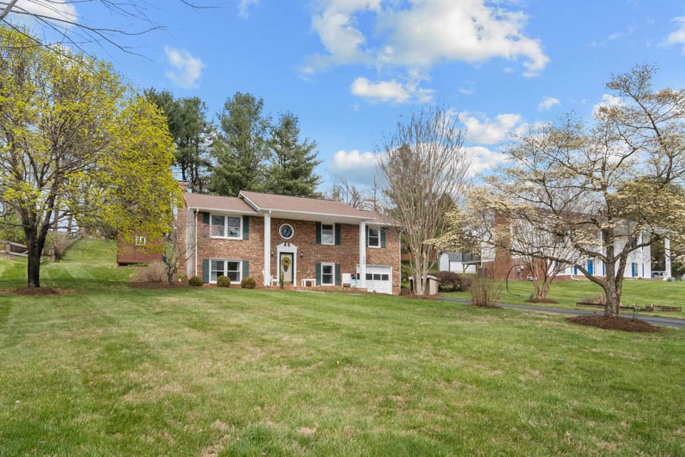 130 Somerset Street, Christiansburg, photo 3