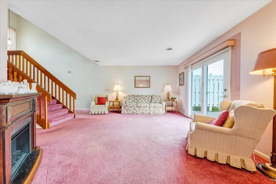 90 Patricia Lane NE, photo 6 of 38