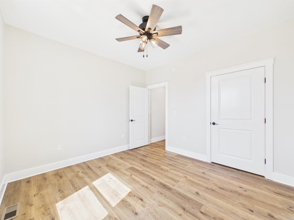 245 Howery Street SE, photo 16 of 40