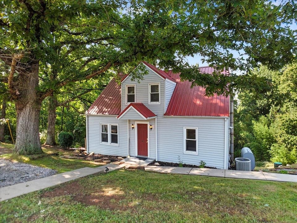 2309 Peppers Ferry Road NW, photo 2 of 39