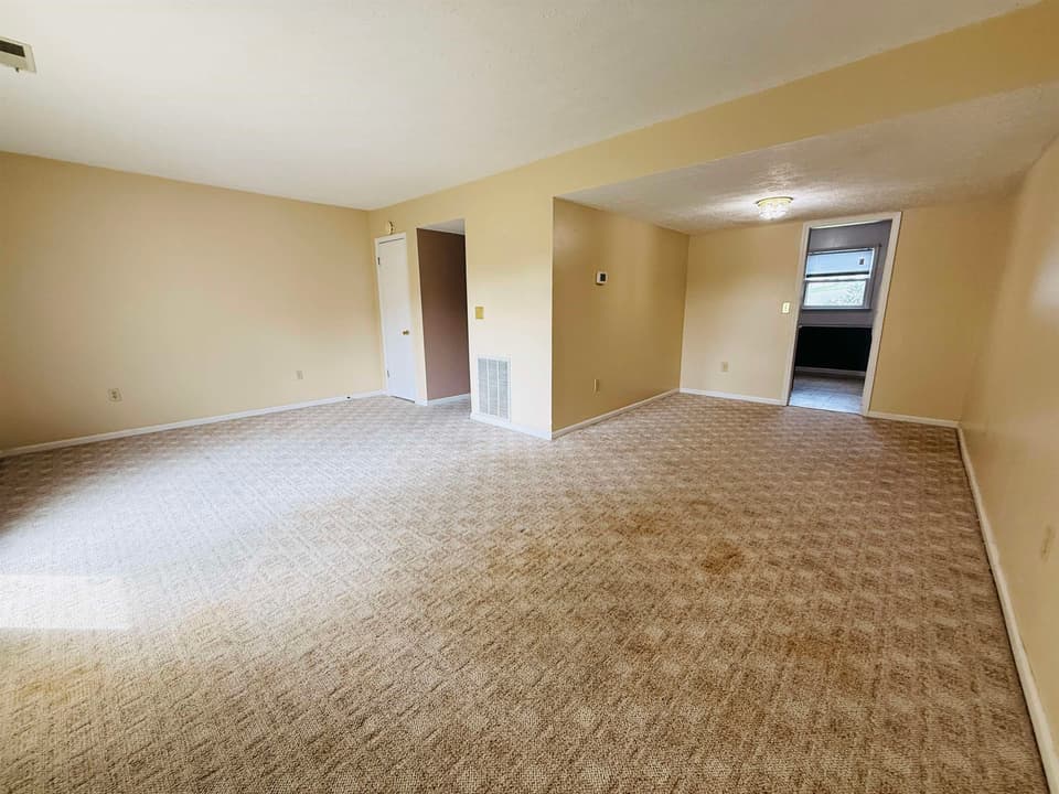 610 Cambria Street NW, photo 9 of 33