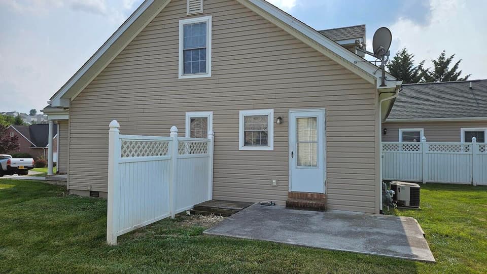 1043 Elk Drive, photo 4 of 10