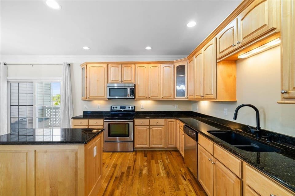 110 Phoenix Boulevard NW, photo 9 of 39