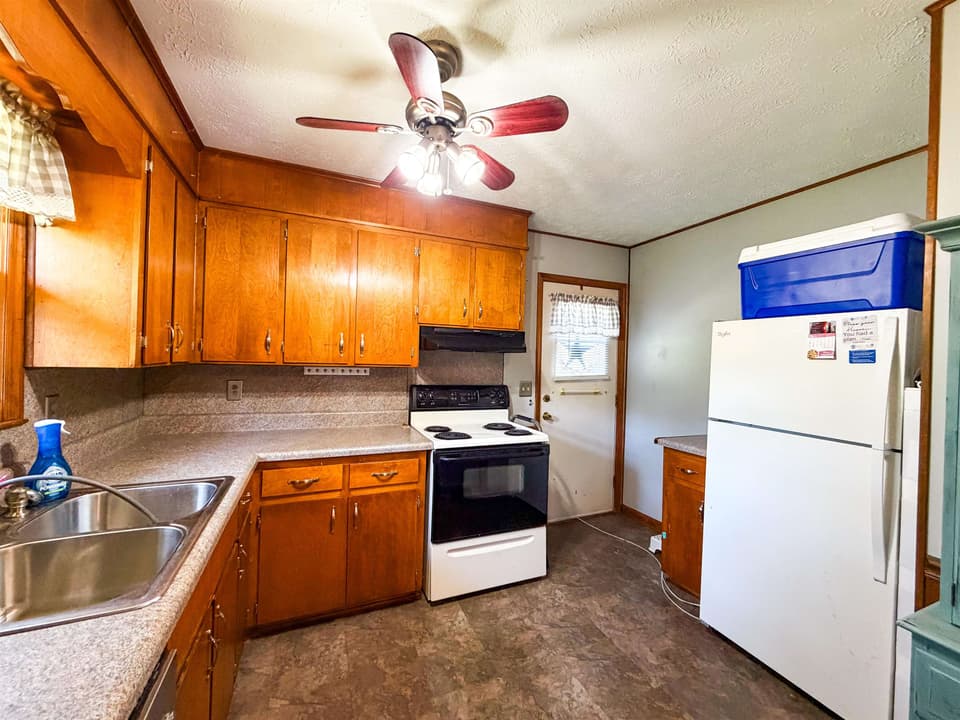 1365 Mahone Street, photo 4 of 27