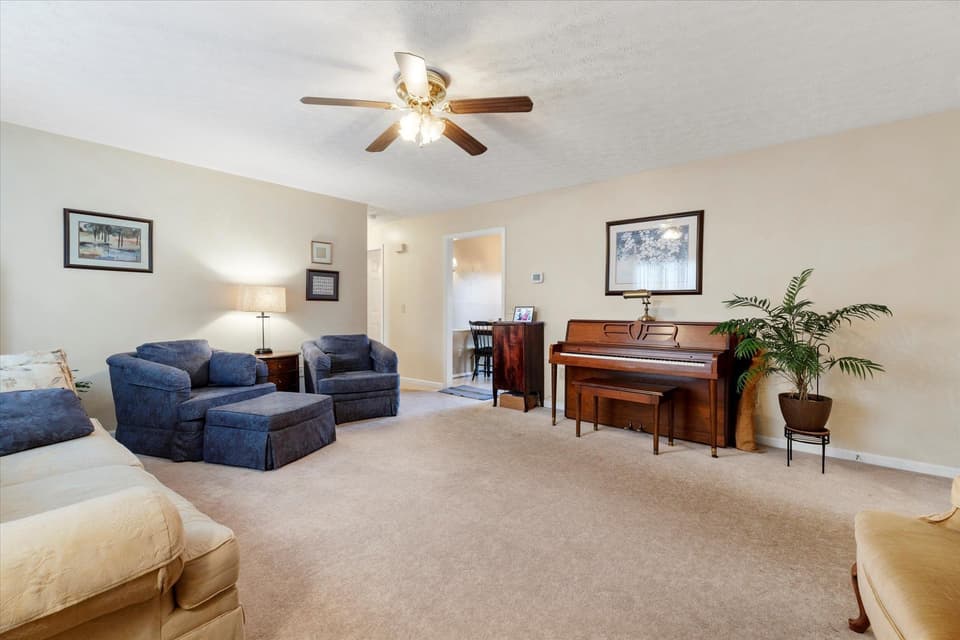 10 Belmont Drive, photo 4 of 40