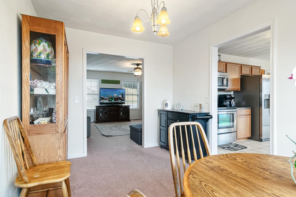 535 Keystone Drive, photo 10 of 40