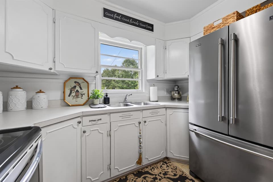 107 Roseland Drive, photo 18 of 40