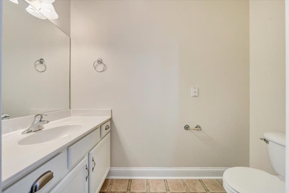 230 Meadow Drive, photo 18 of 40