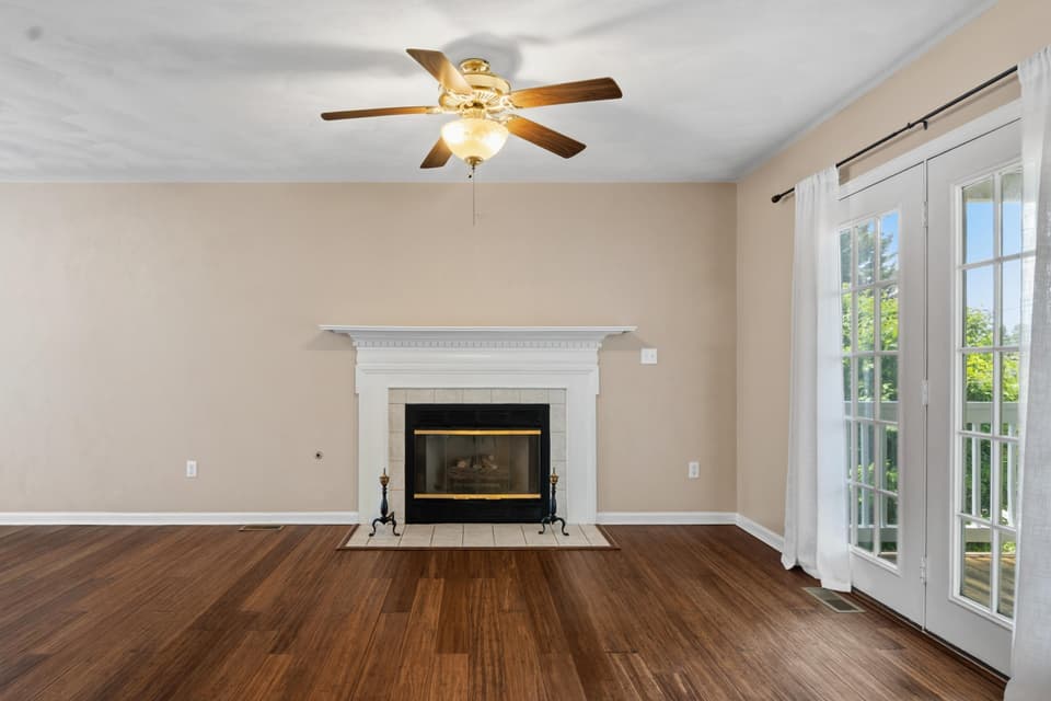 55 Sapphire Avenue, photo 14 of 40
