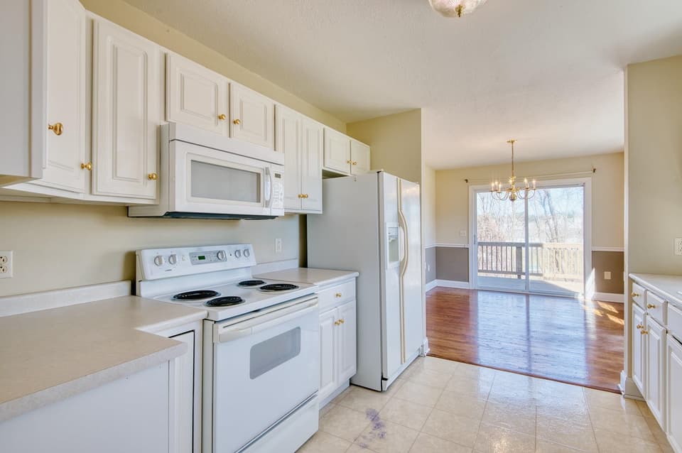 495 Gold Leaf Drive, photo 9 of 40
