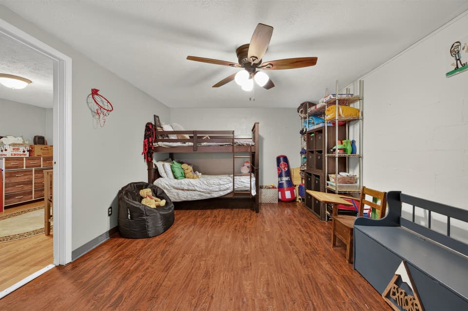 189 Pine Hollow Road, photo 24 of 40