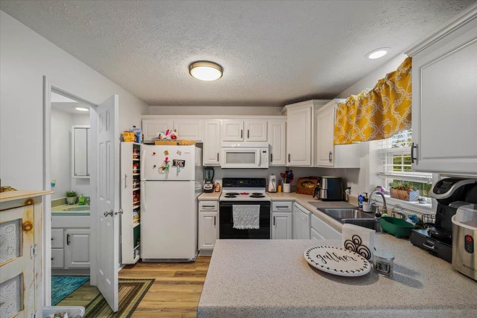 1497 Scott Street, photo 13 of 35
