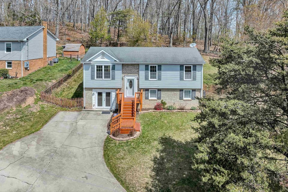 385 Tanglewood Drive SE, Christiansburg, photo 2