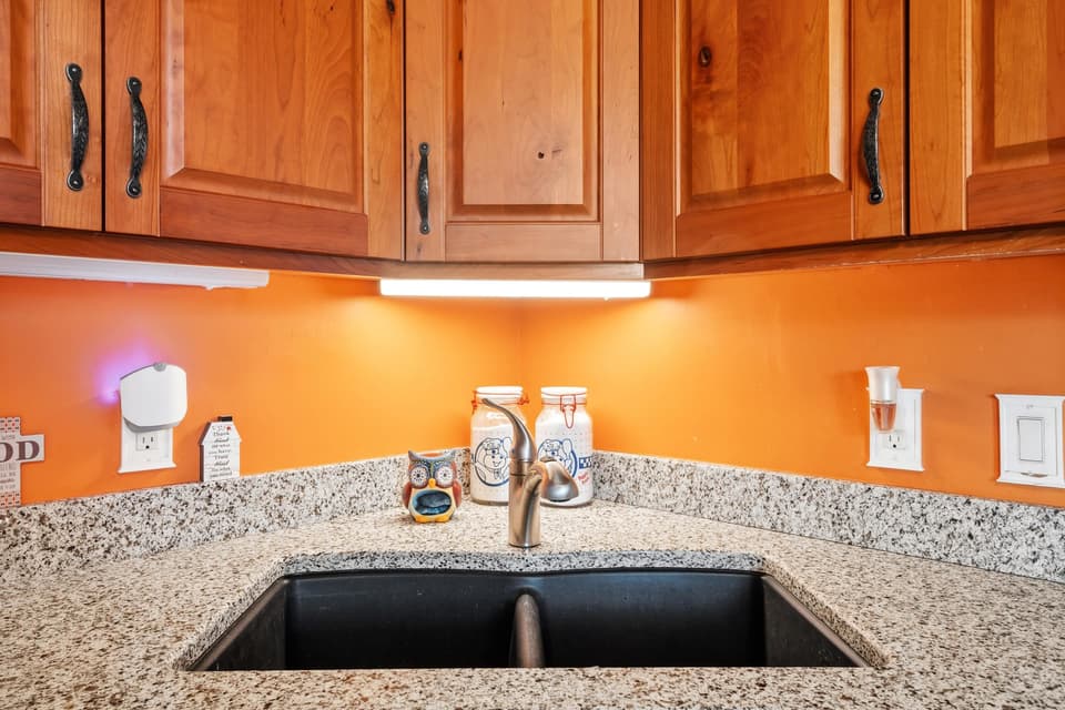 106 Roseland Drive, photo 11 of 39