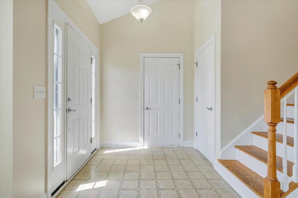 230 Meadow Drive, photo 3 of 40