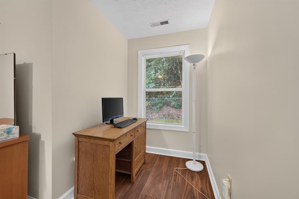 650 Kamran Drive, photo 19 of 40