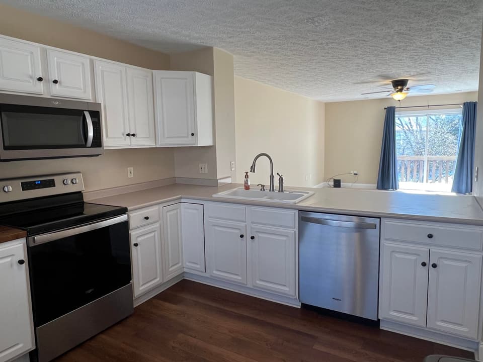 135 Willow Oak Drive, photo 8 of 23