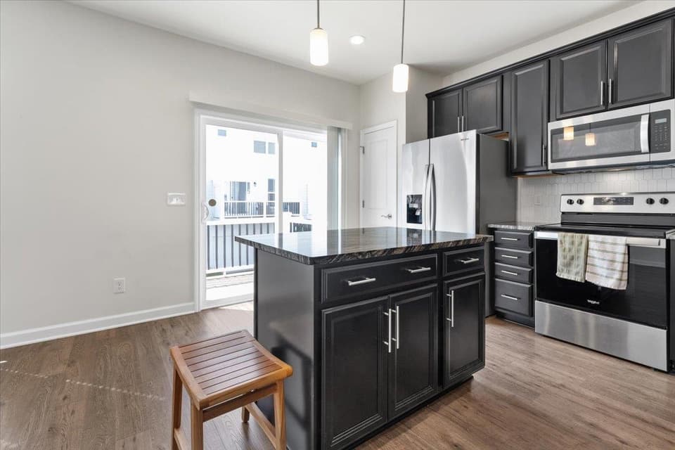 455 John Adams Drive NW, photo 12 of 39
