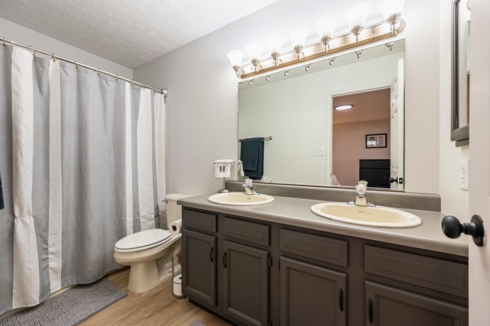 50 Woodridge Drive, photo 27 of 40