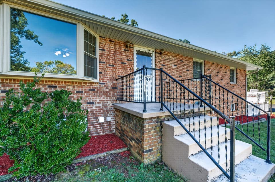 350 Teel Street, photo 14 of 40