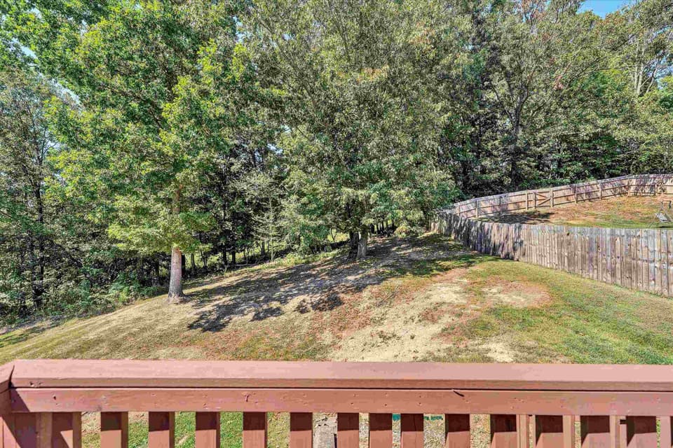 335 Robin Hood Drive, photo 17 of 40
