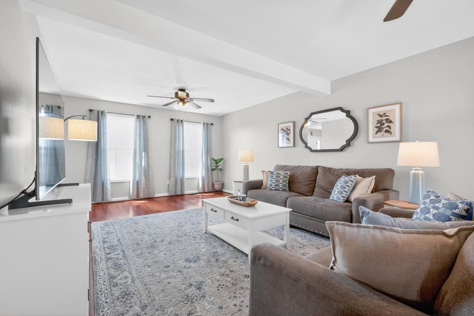 475 Majestic Drive, photo 11 of 40