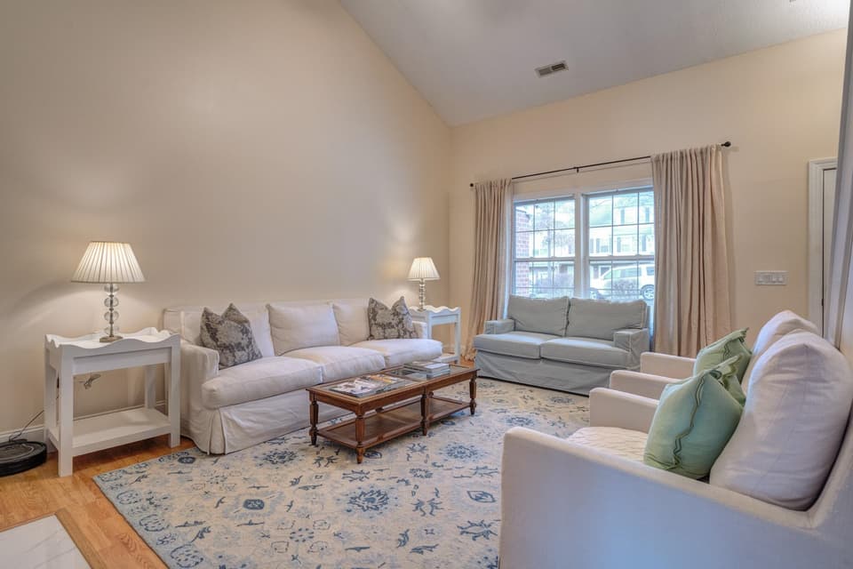 250 Silver Leaf Drive, photo 3 of 40