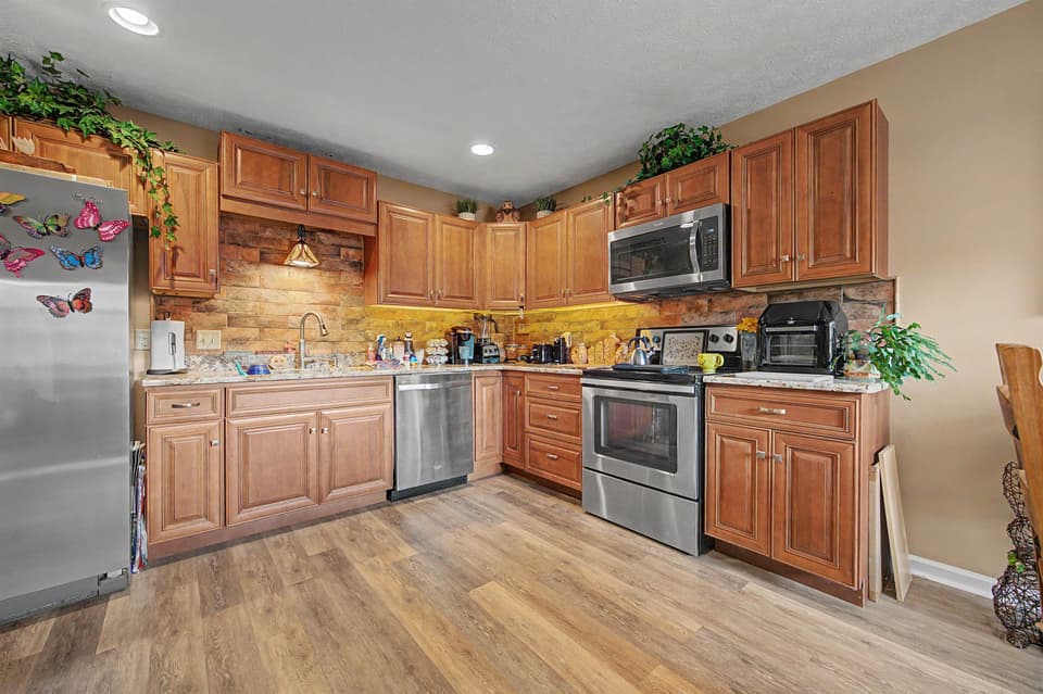 155 Jennifer Street SE, photo 8 of 40