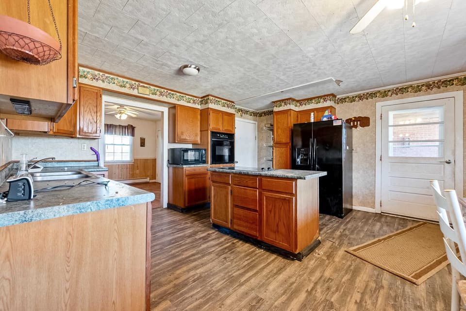 575 Stafford Drive, photo 22 of 40