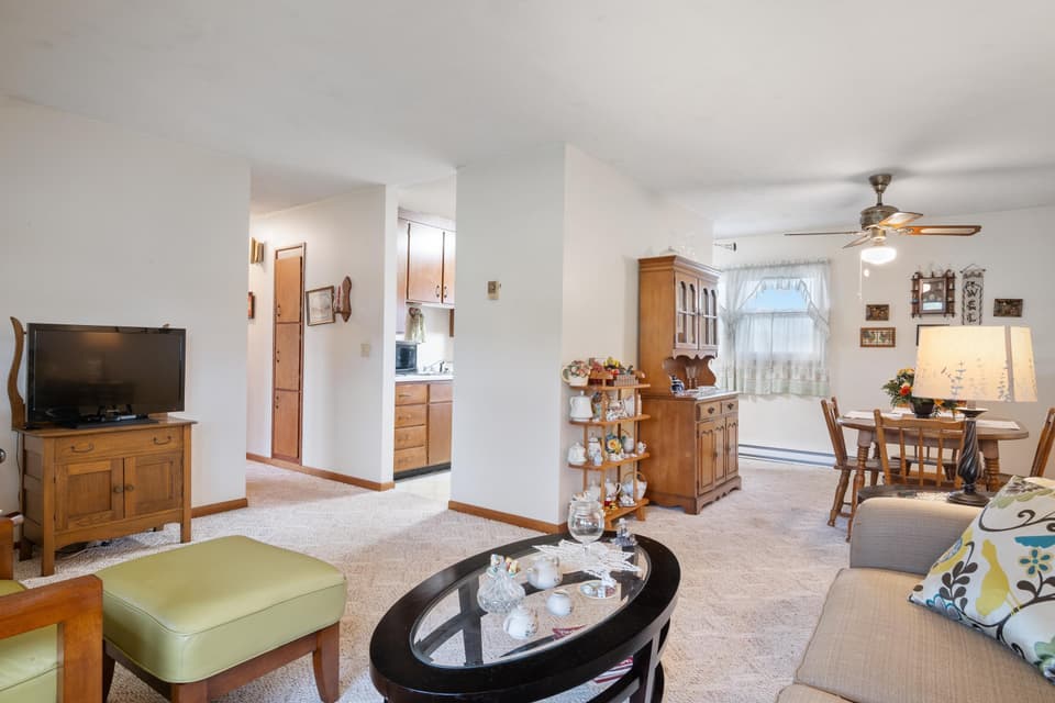 1190 S Franklin Street, photo 11 of 40