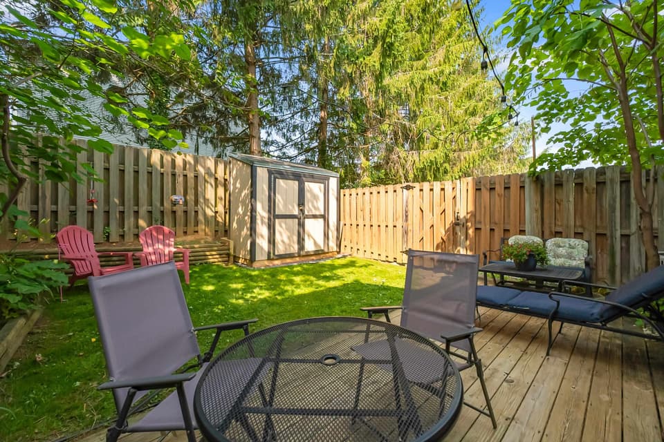 705 Colhoun Street NE, photo 28 of 40