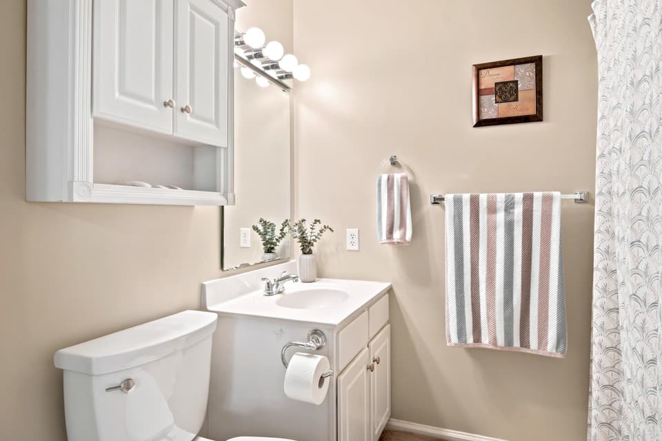 175 Darci Drive SE, photo 17 of 34