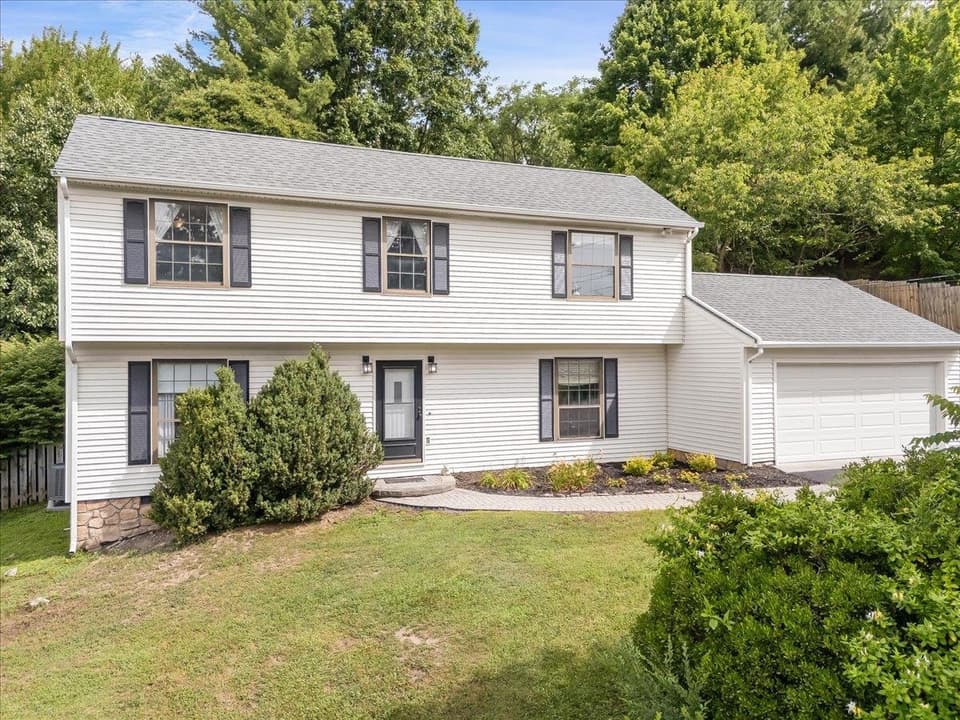 435 Mulberry Drive, photo 2 of 36