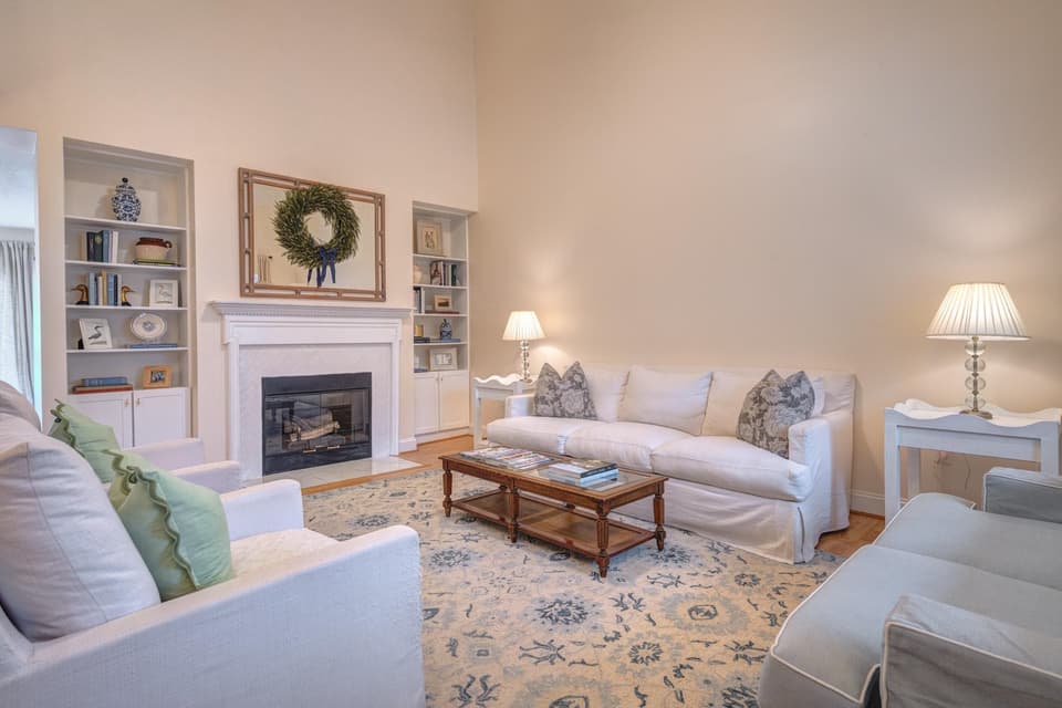 250 Silver Leaf Drive, photo 5 of 40