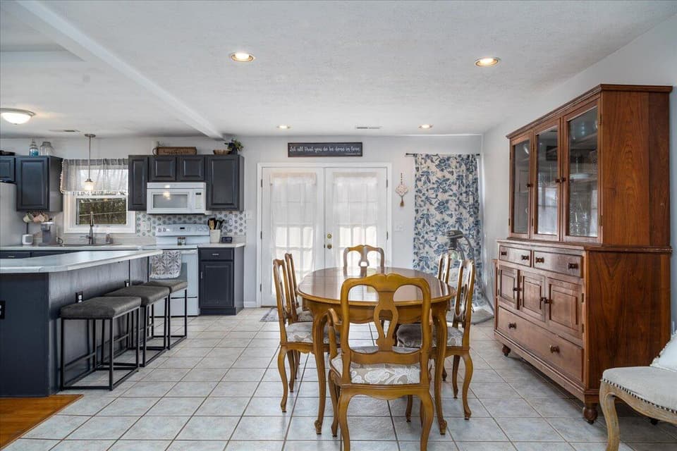 375 Mt Pleasant Rd SE, photo 12 of 40