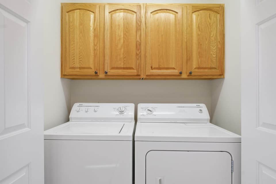 380 Oaktree Boulevard, photo 24 of 40