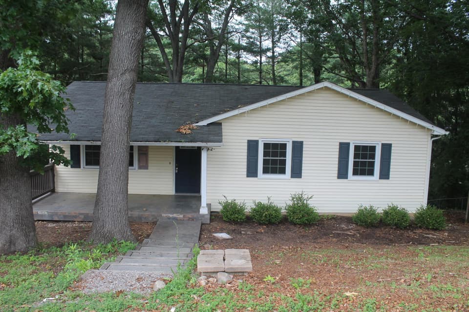 1160 Scott St, Christiansburg, VA