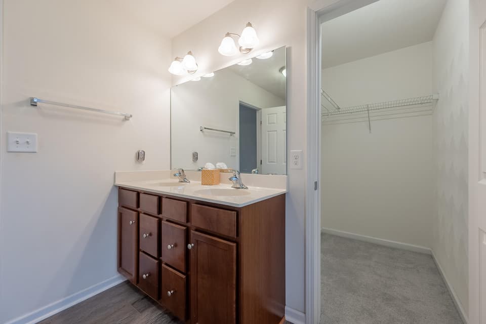 1110 Crosscreek Drive, photo 37 of 40