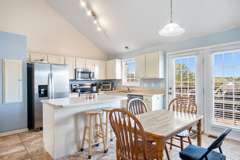805 New Village Drive NW, photo 11 of 40